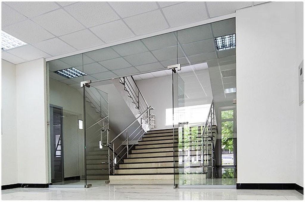 Cửa kính thủy lực 2